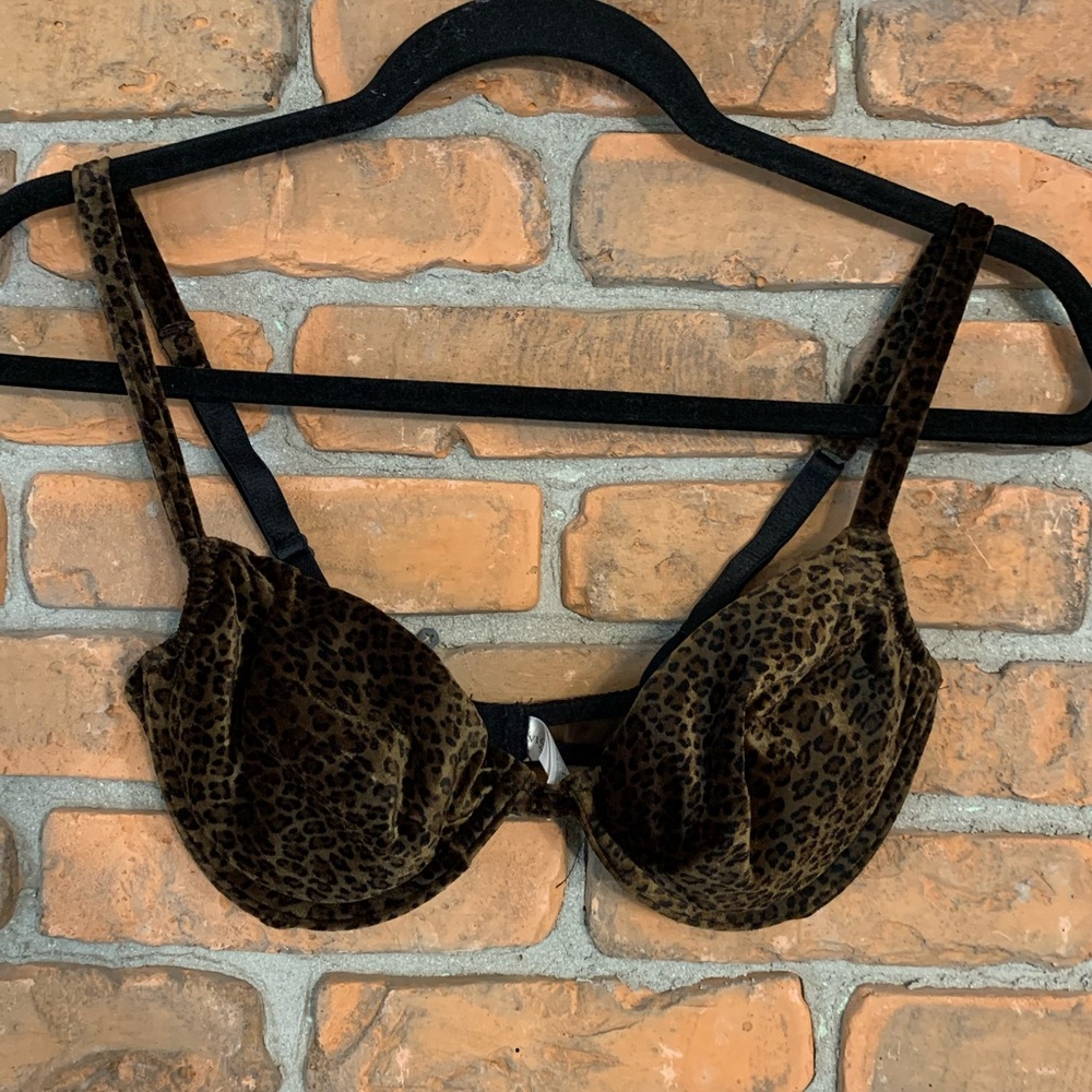 Victoria’s Secret Demi Bra- Vintage